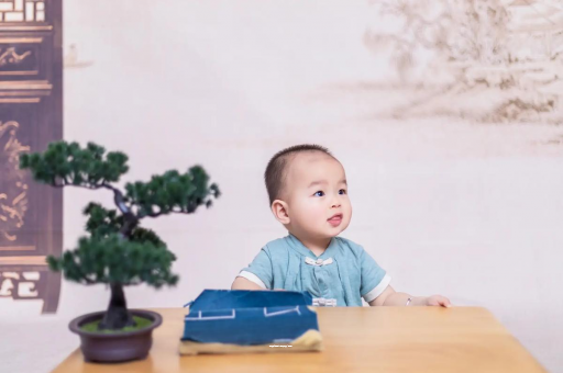 六盘水满月宝宝放屁臭 六盘水满月宝宝放屁臭